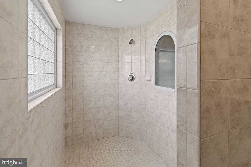 17088 Windward Lane photo 36