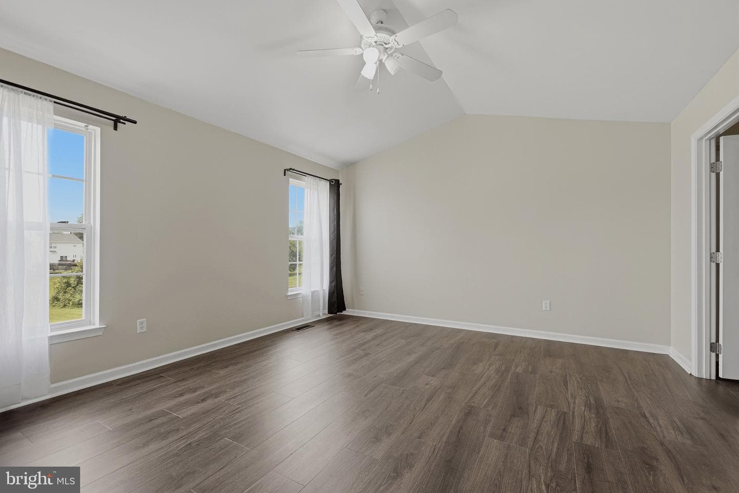 11804 Fullers Lane photo 6