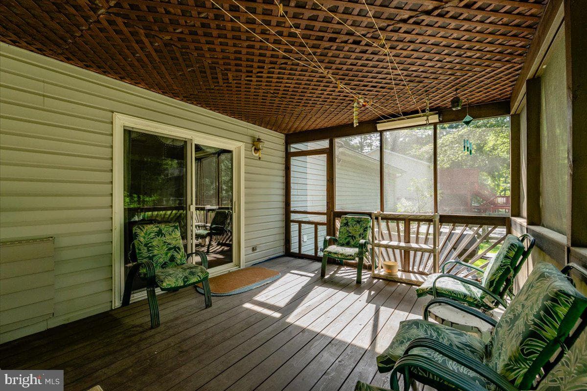 7400 Washington Drive photo 8