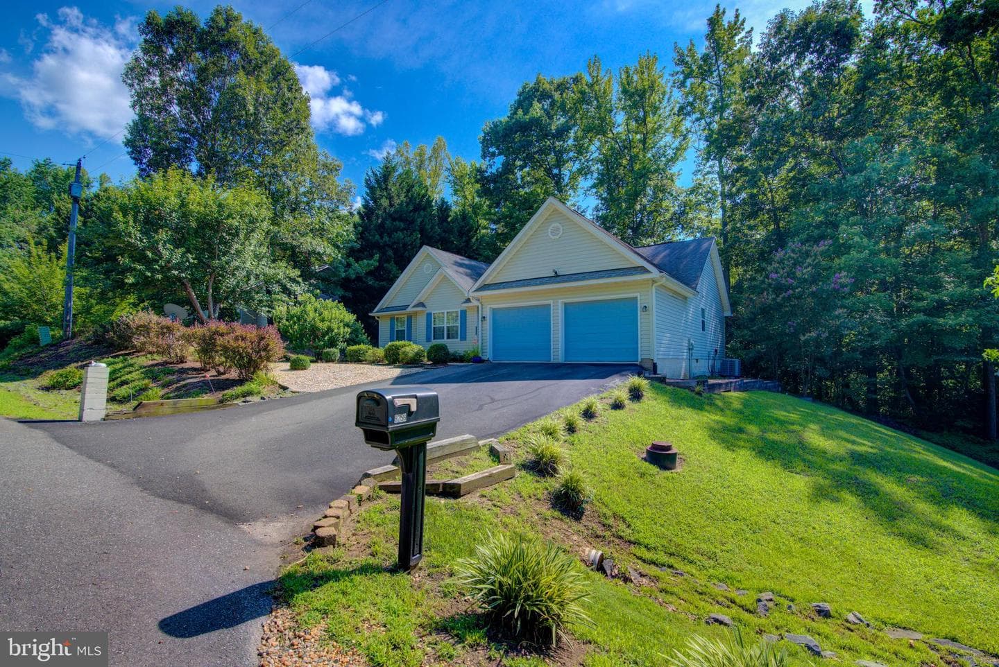 8256 Reagan Drive photo 4