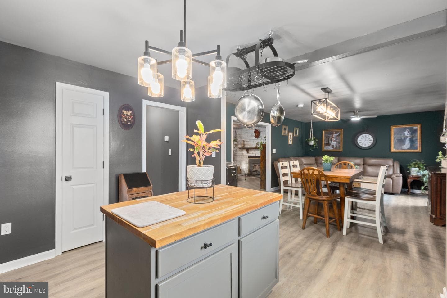 10429 Hutchison Lane photo 5
