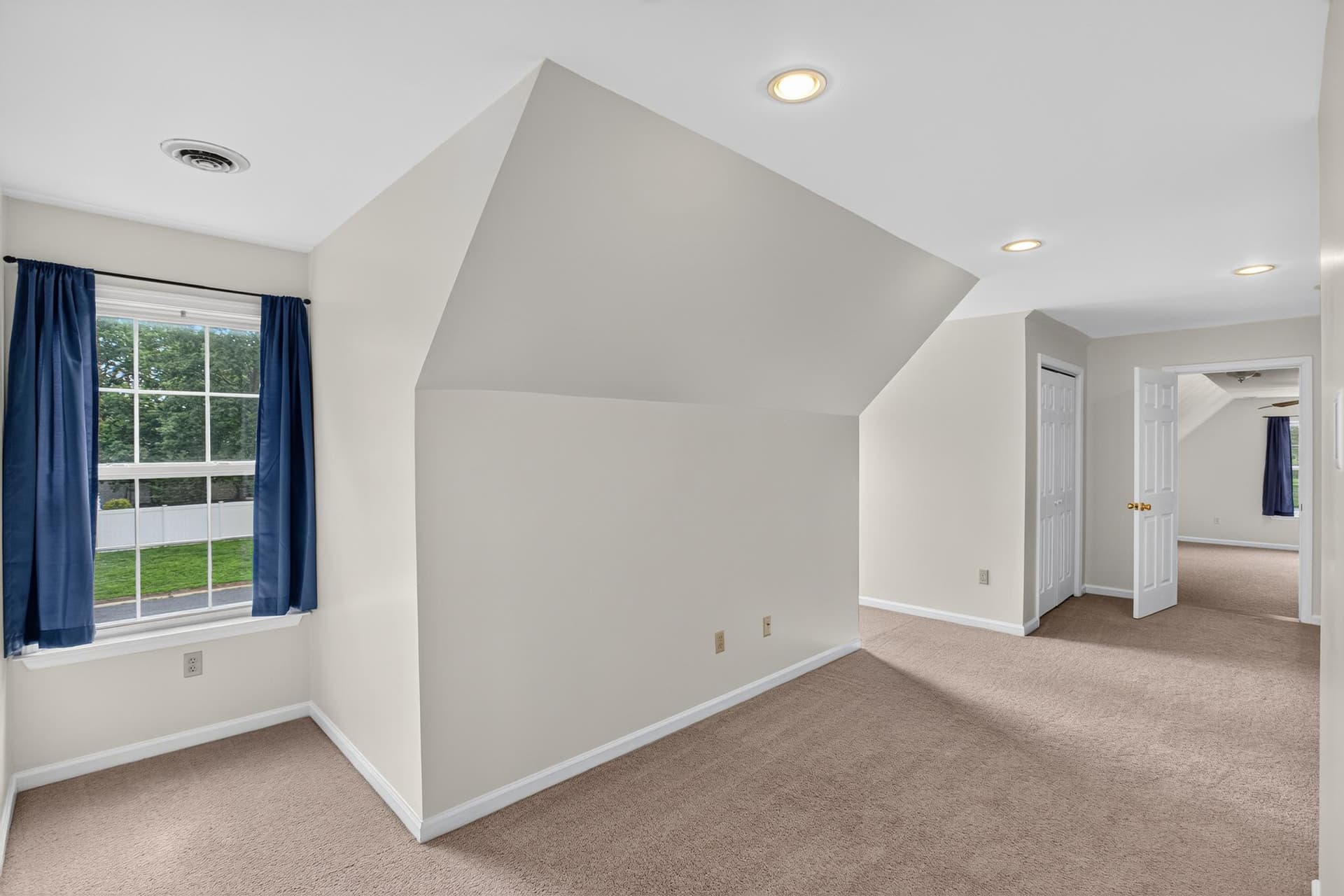 16965 Village Lane photo 14