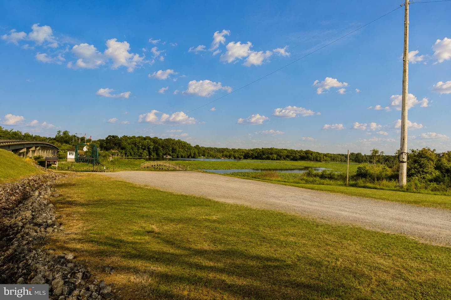 185 Pond Point Avenue photo 23