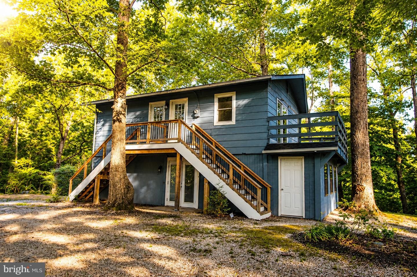185 Pond Point Avenue photo 3