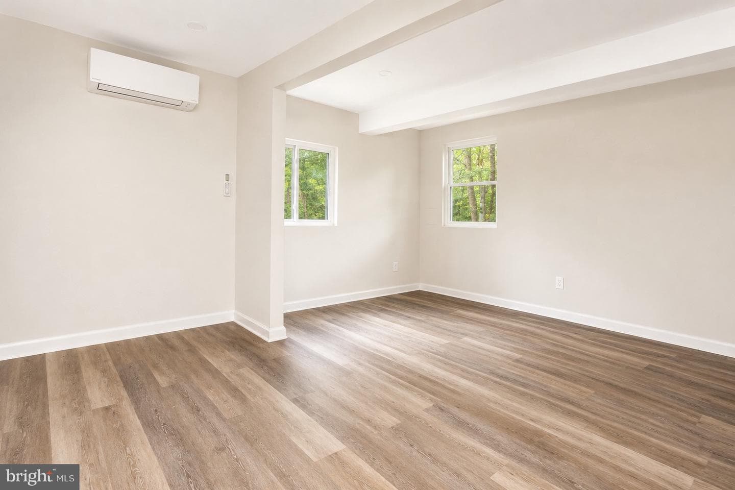 185 Pond Point Avenue photo 9