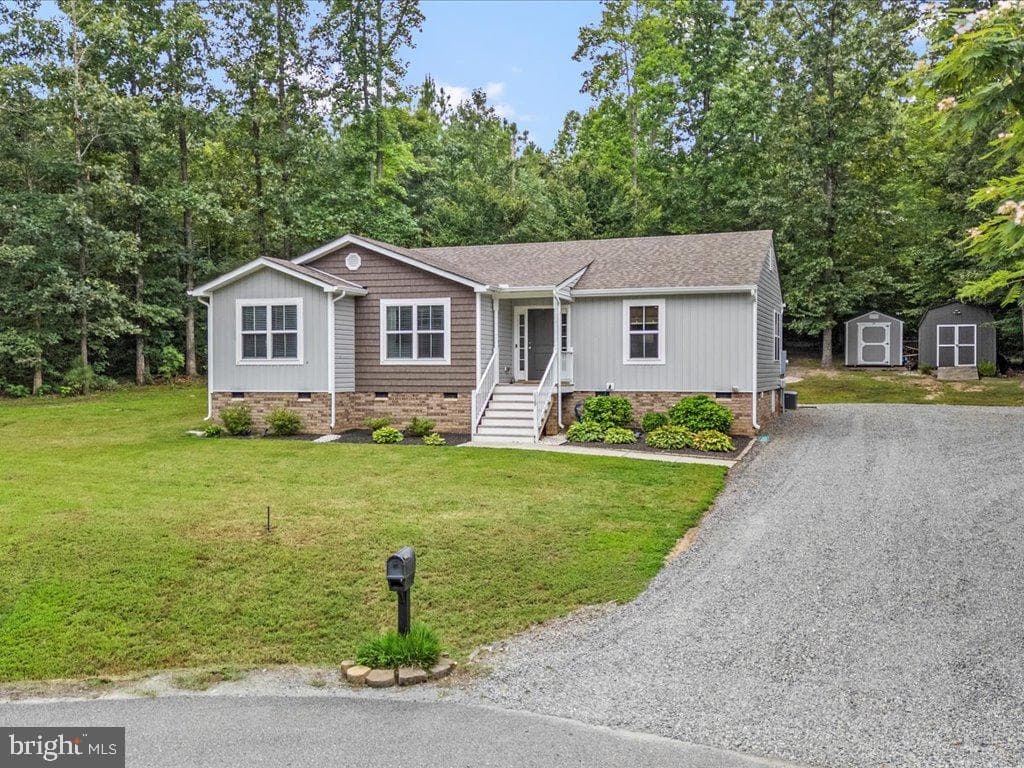 139 Moncuin Court photo 3