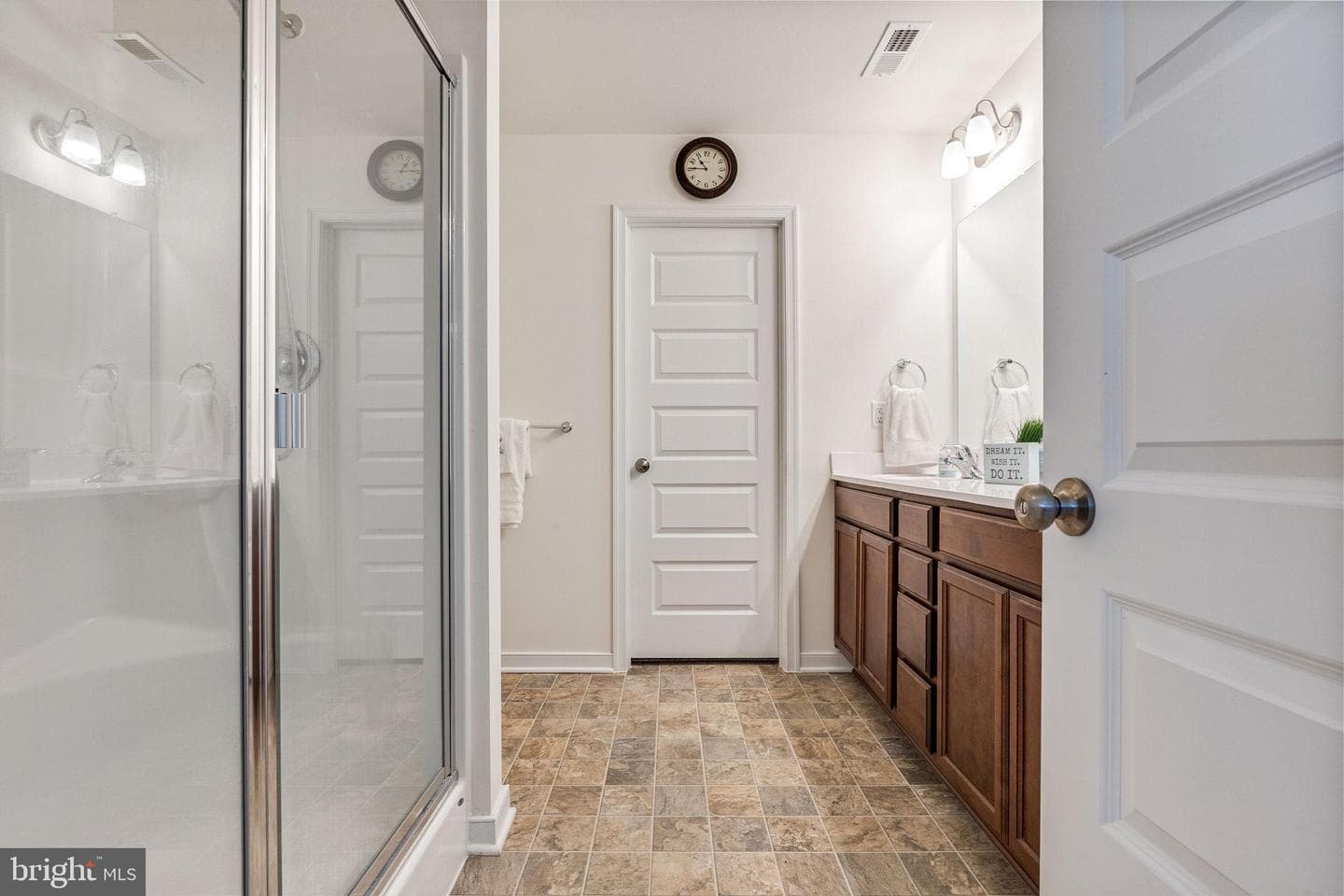 52 James Court photo 25