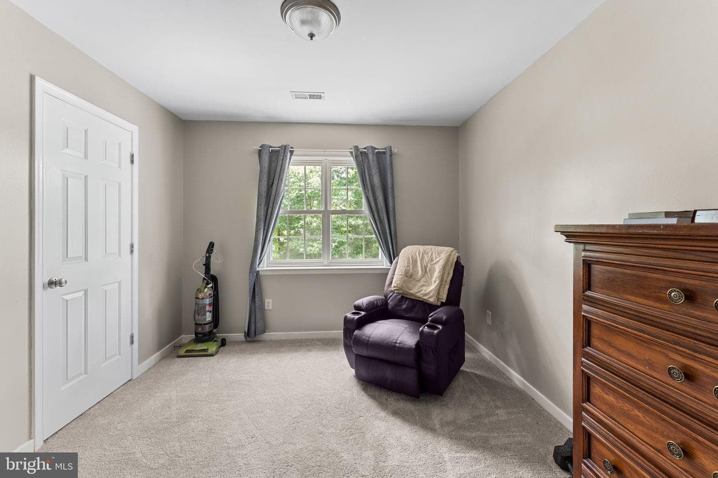 112 Central Parkway photo 17