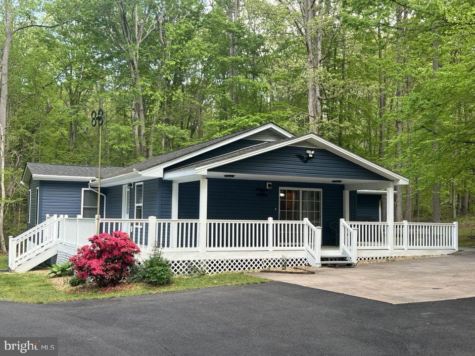 206 Oak Road photo 1