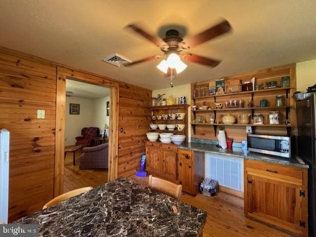 607 Louisa Avenue photo 22