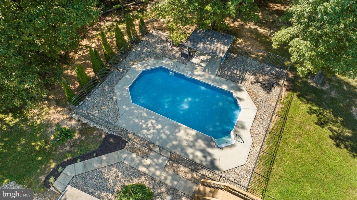 311 Spring Hill Drive photo 18