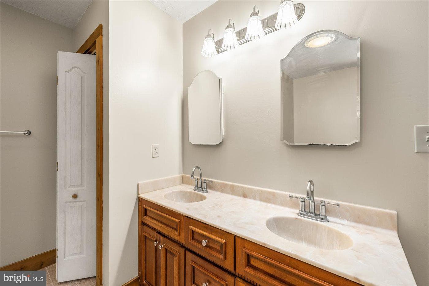 311 Spring Hill Drive photo 43