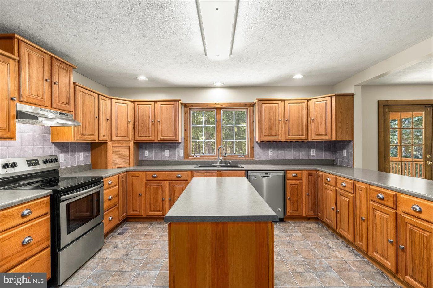 311 Spring Hill Drive photo 74