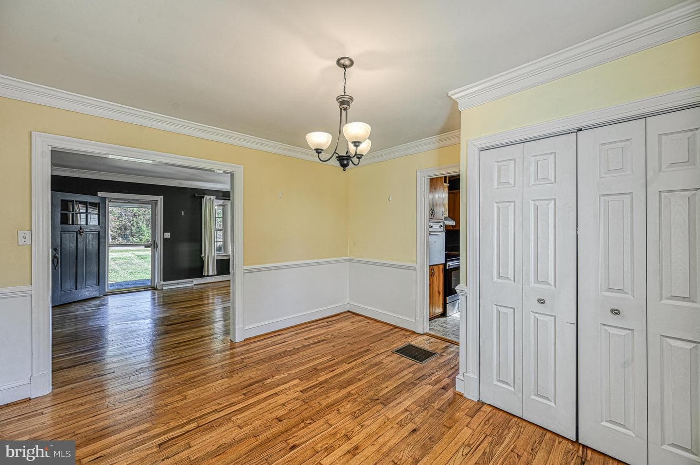 19714 Louisa Road photo 22