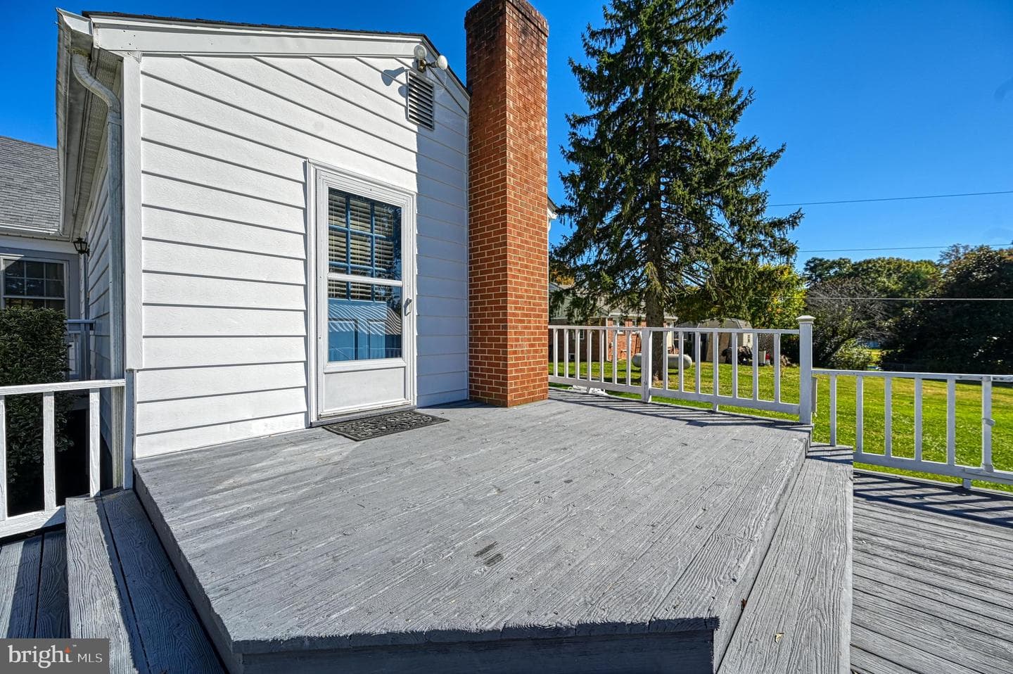 19714 Louisa Road photo 7