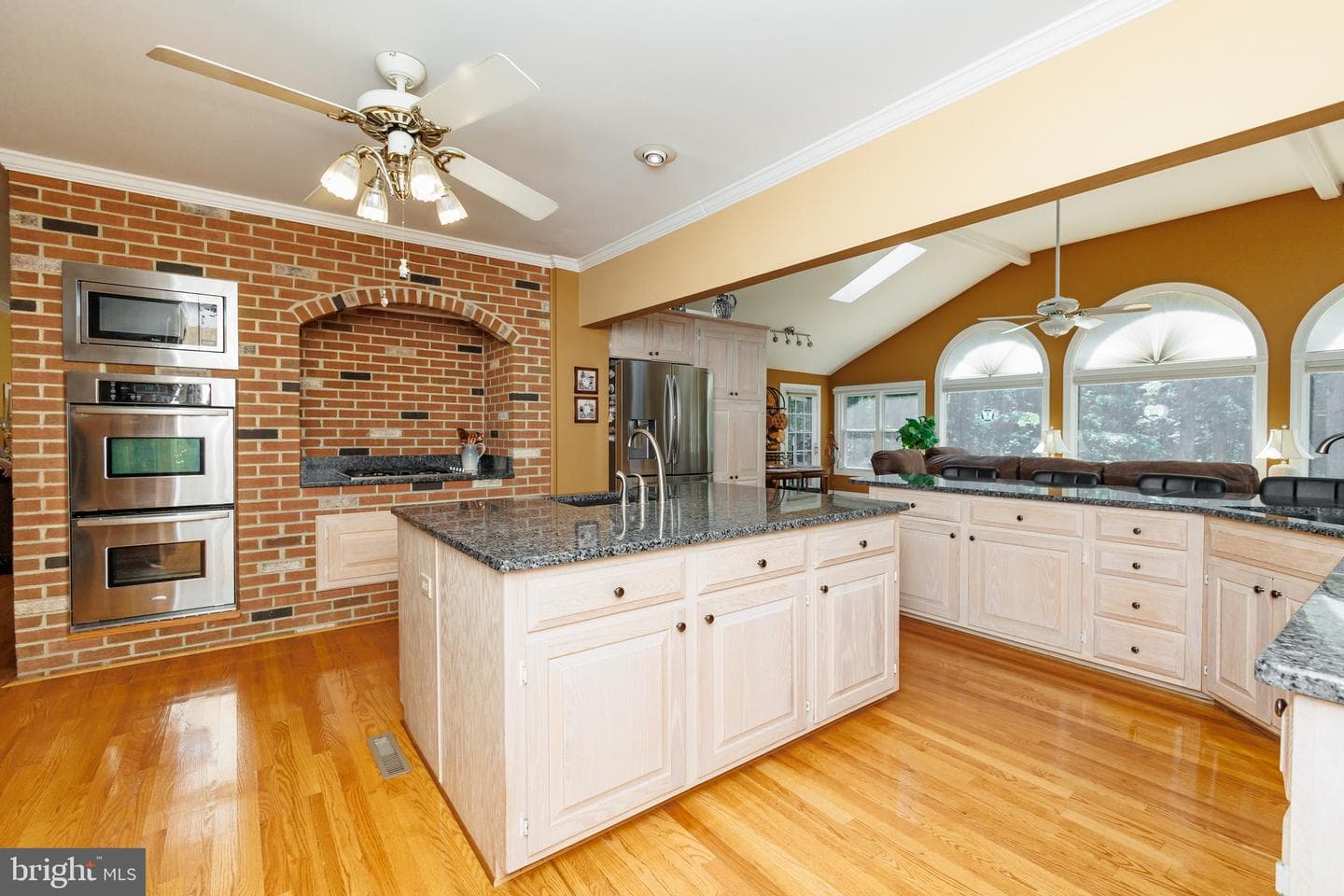 503 Fifth Street E photo 12