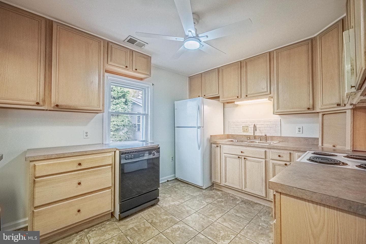 115 Lakeview Circle photo 17