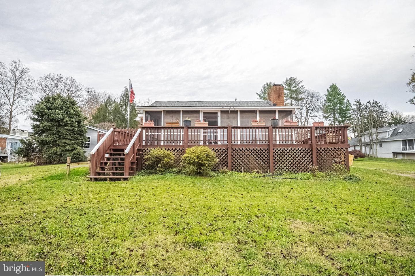 115 Lakeview Circle photo 3