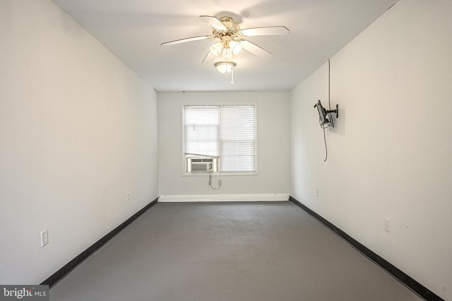 115 Lakeview Circle photo 37