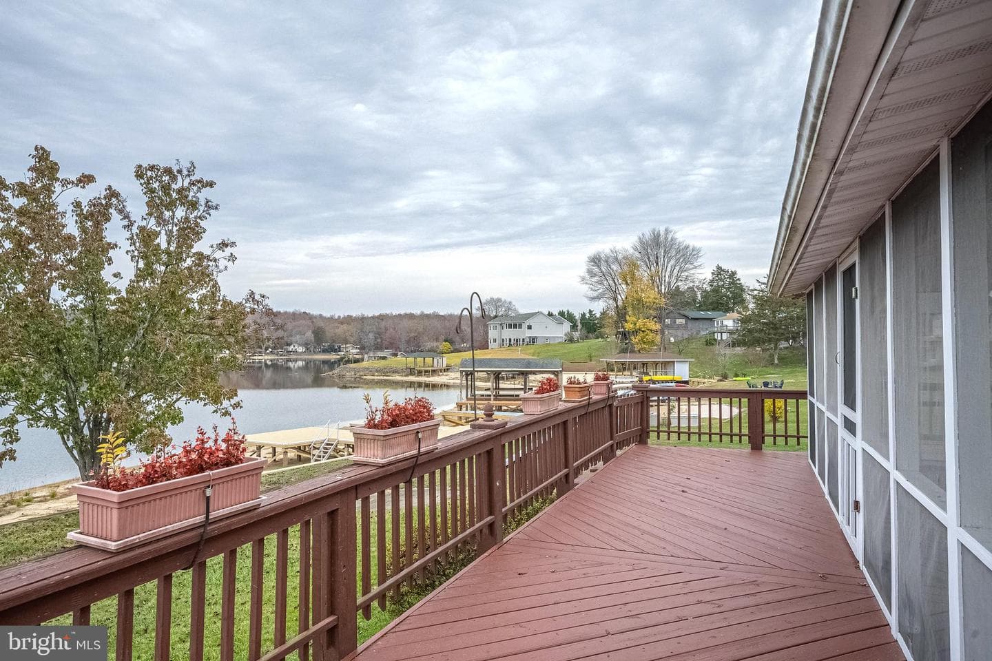 115 Lakeview Circle photo 8