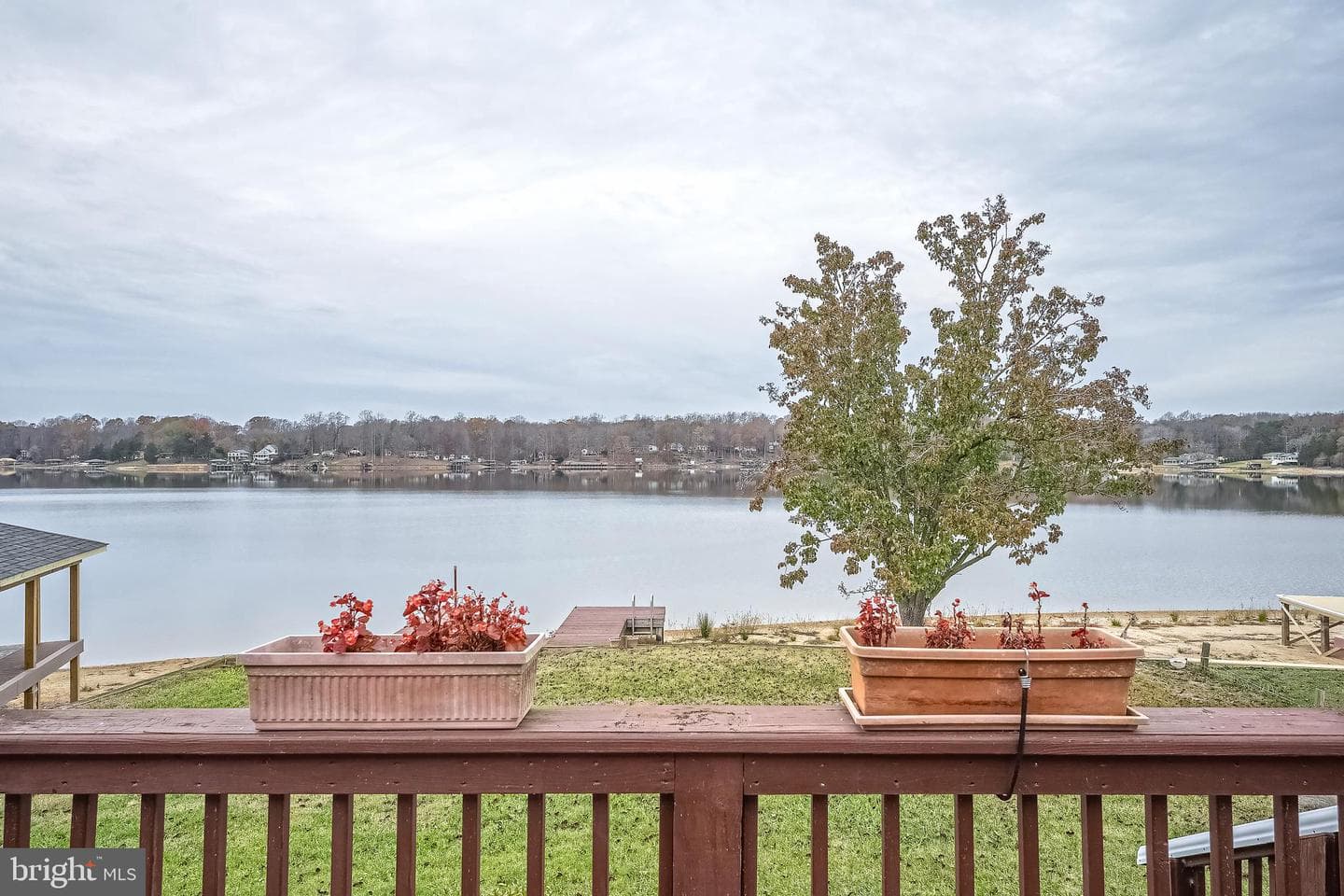 115 Lakeview Circle photo 9