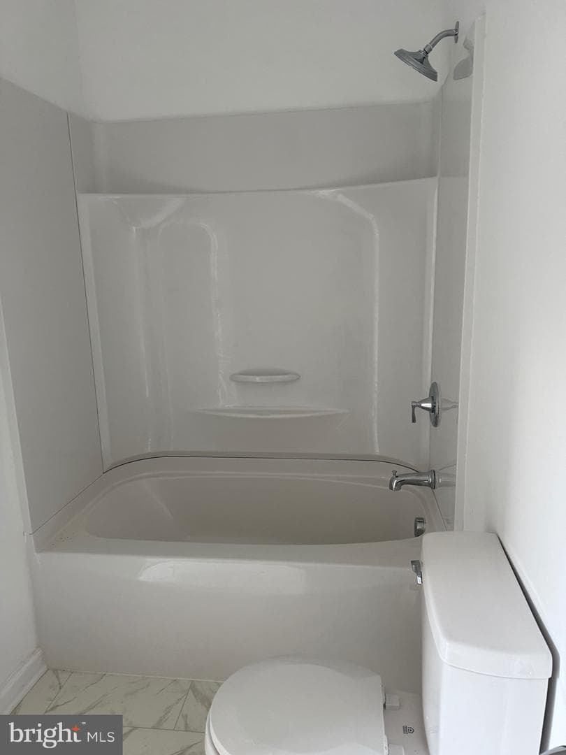 618 St. Mary's Avenue photo 8