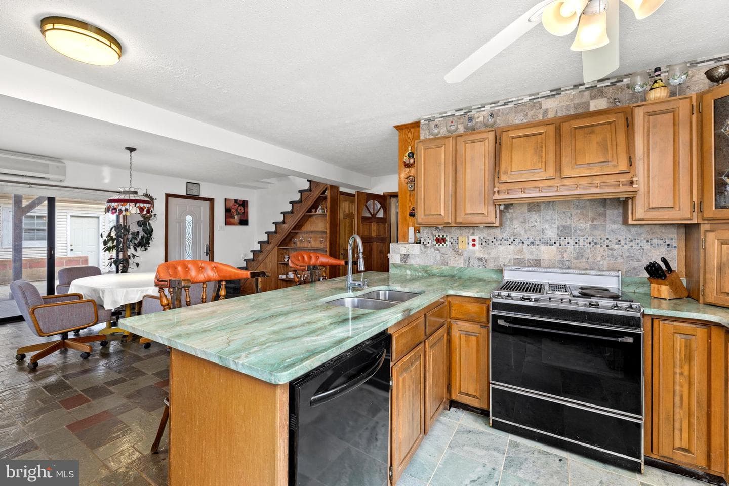 41 Carr Circle photo 16