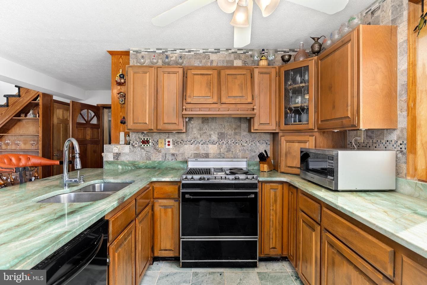 41 Carr Circle photo 17
