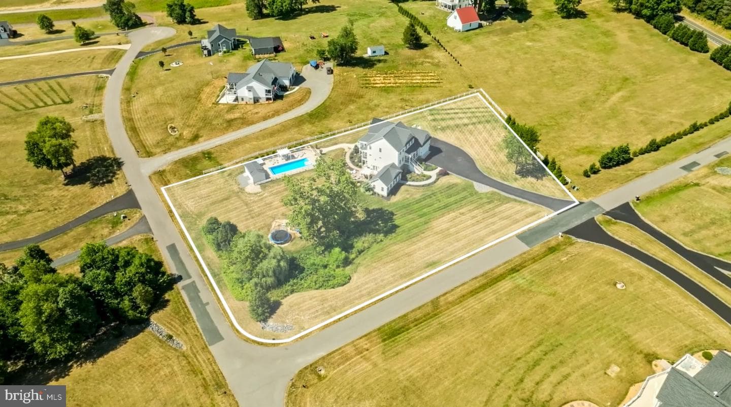 86 Long View Drive photo 2