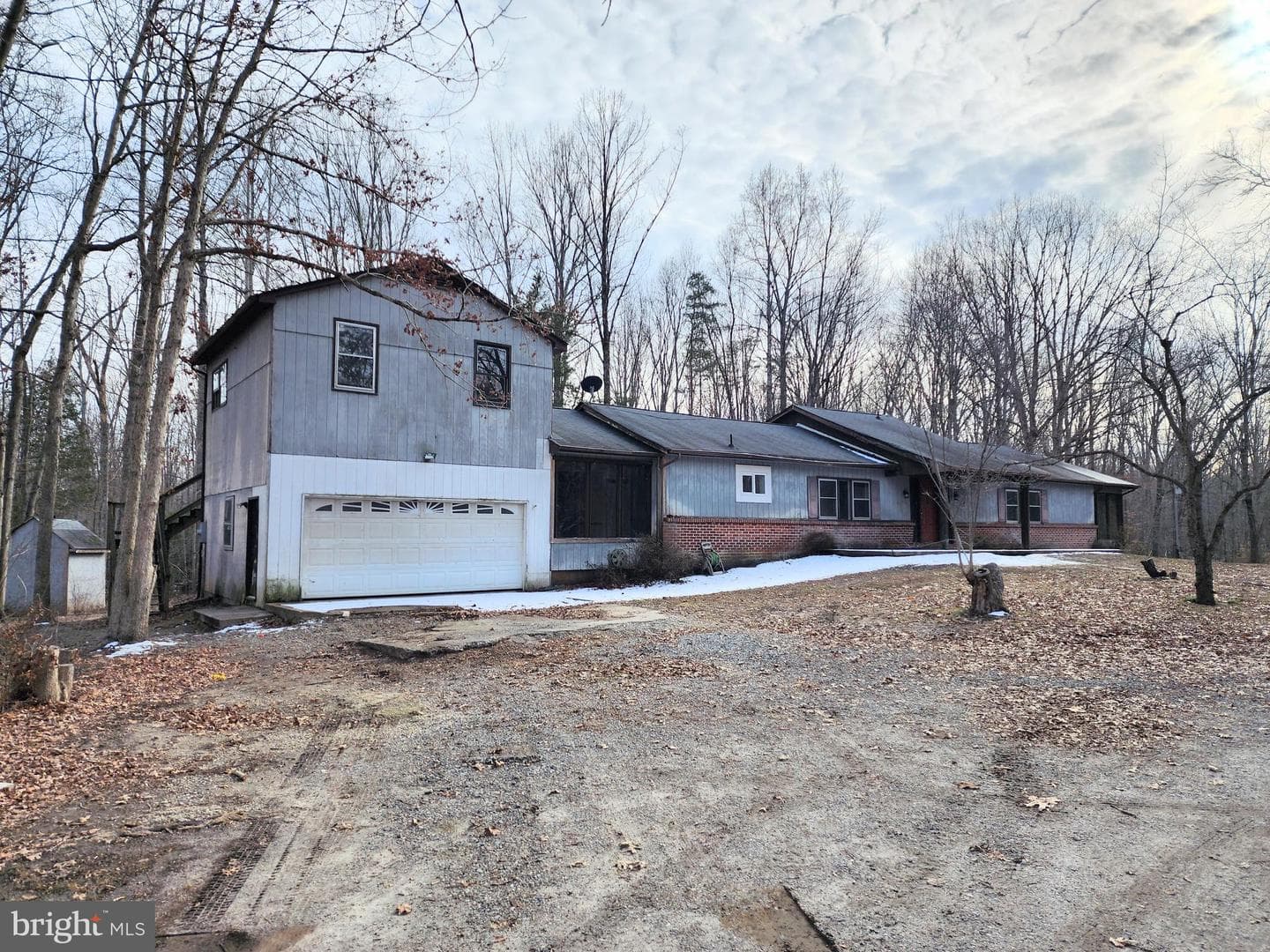 354 Carpenter Lane photo 2