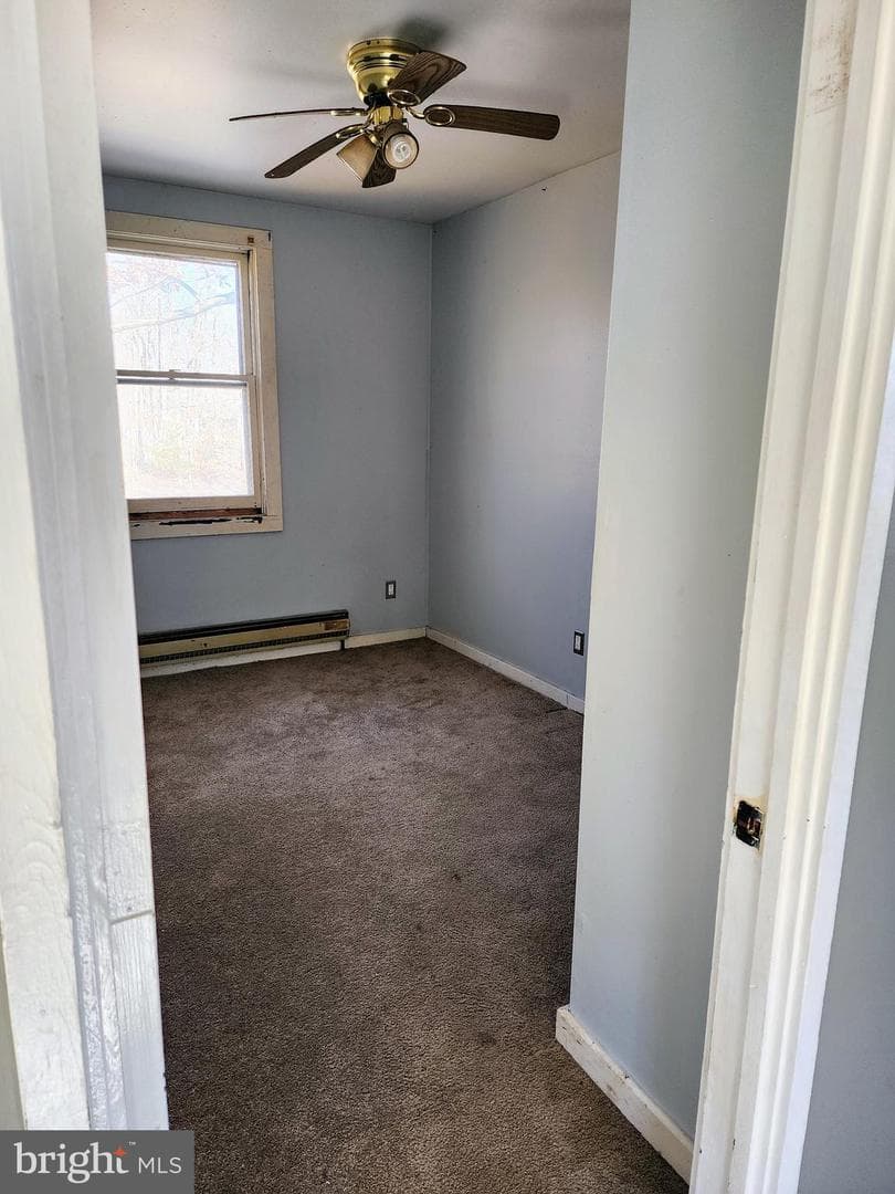 354 Carpenter Lane photo 23
