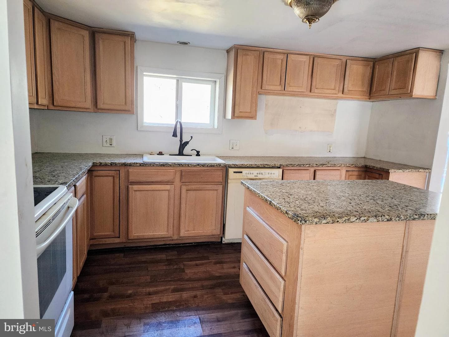 354 Carpenter Lane photo 8