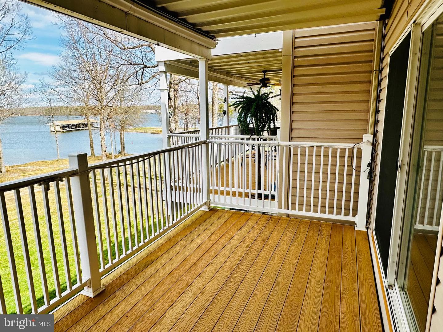 288 Lake Front Drive photo 16