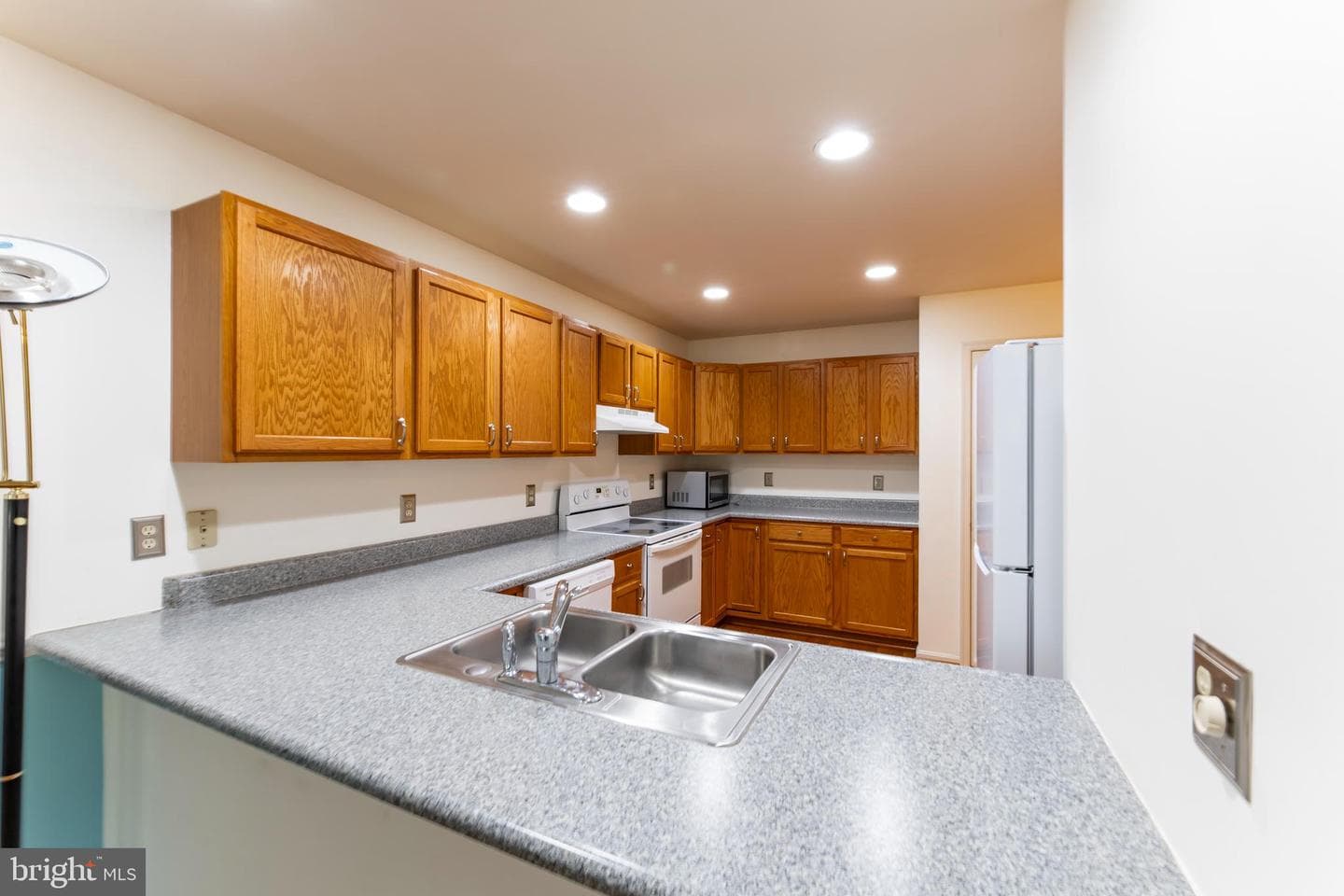288 Lake Front Drive photo 9