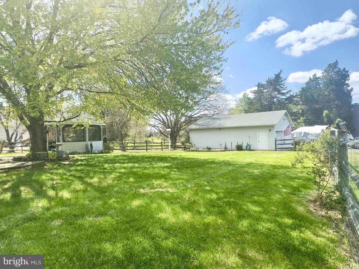 189 Bluewater Boulevard N photo 28