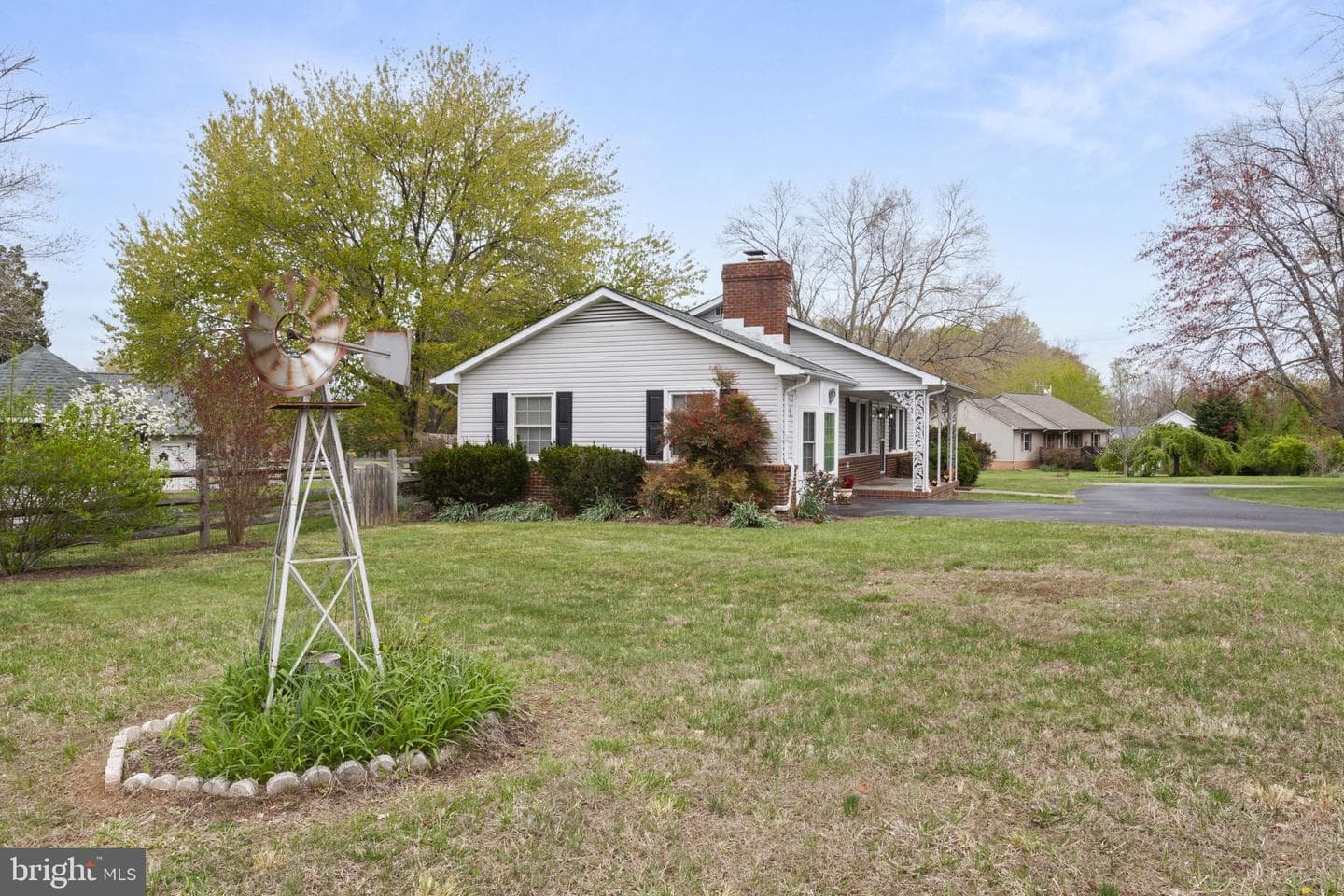 189 Bluewater Boulevard N photo 3
