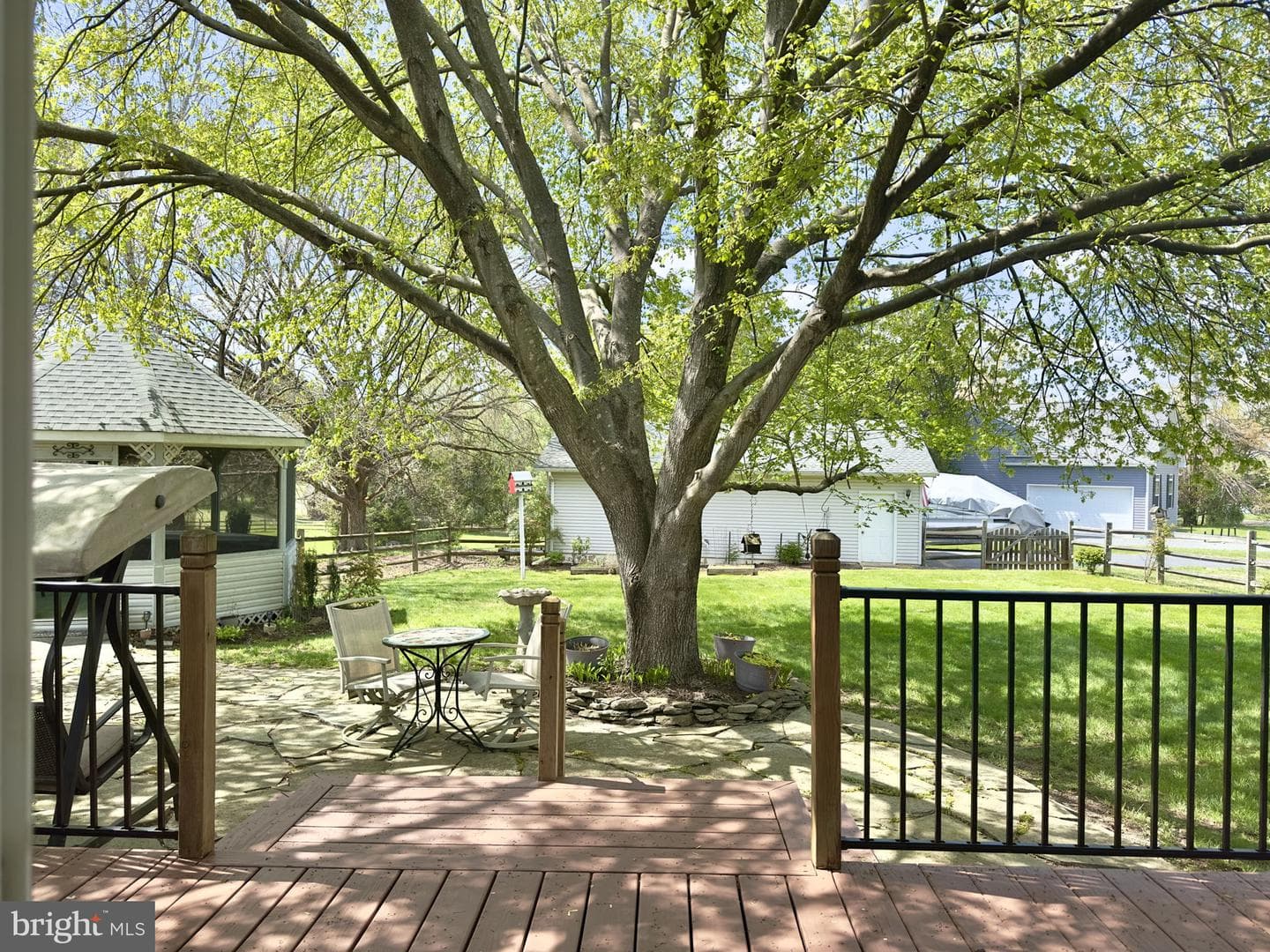 189 Bluewater Boulevard N photo 30