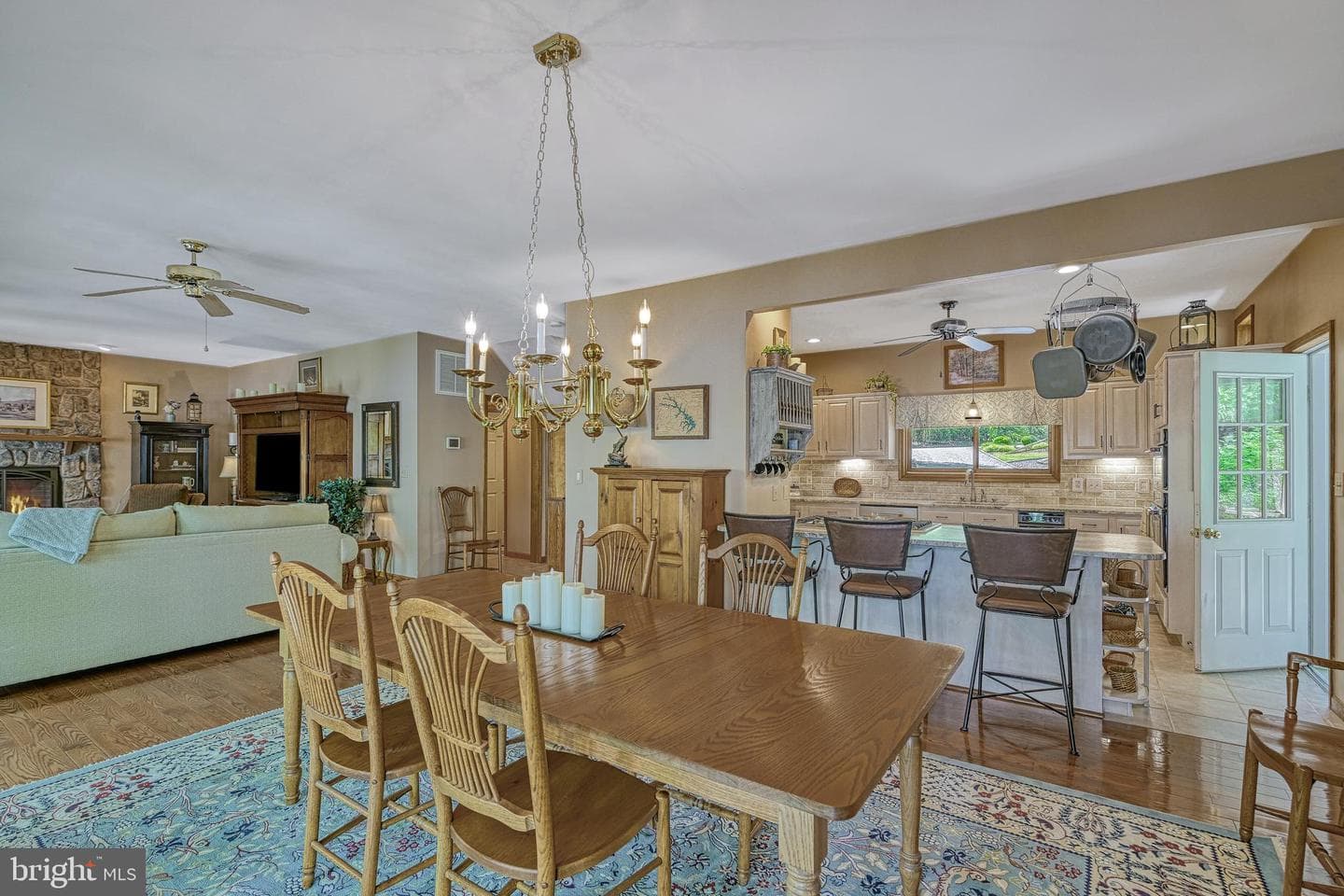 524 Douglas Road photo 14