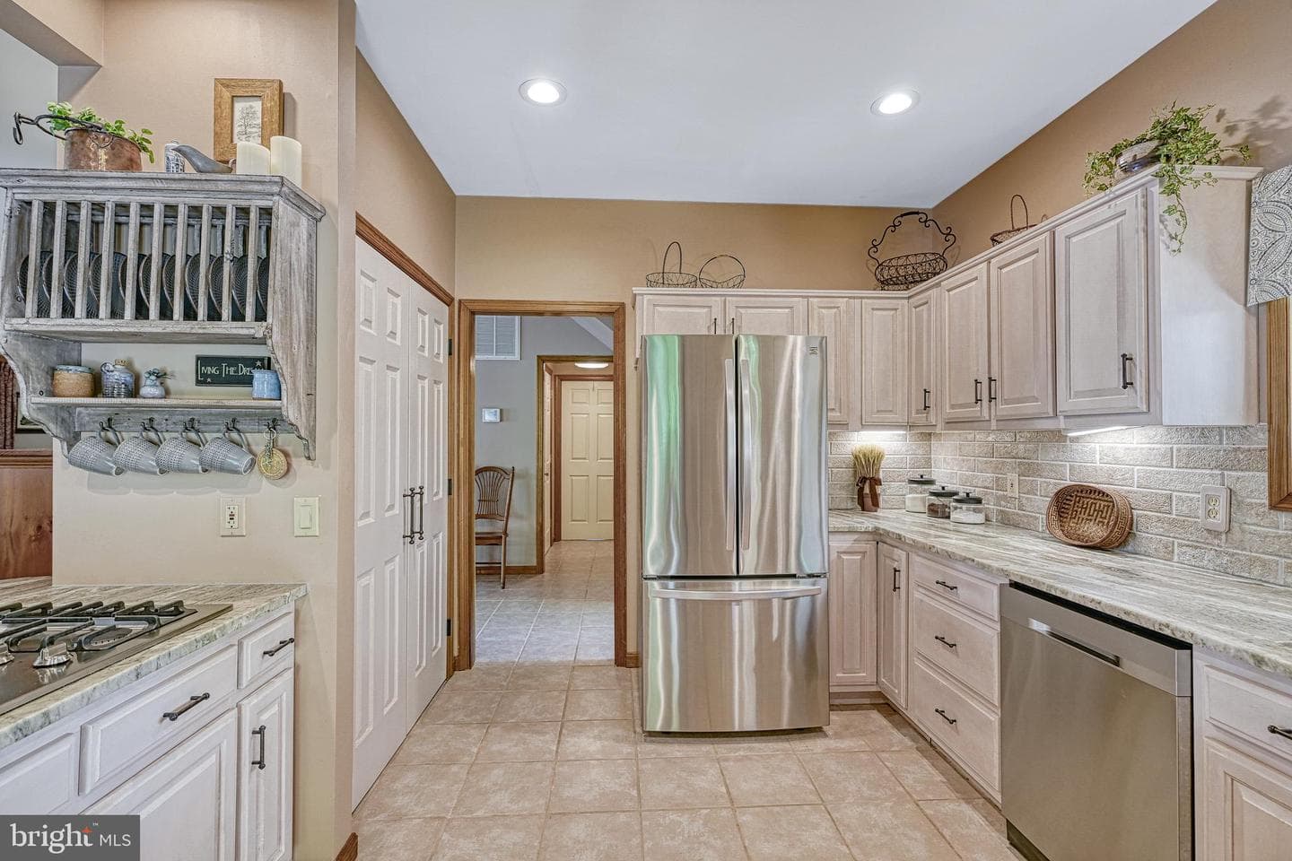524 Douglas Road photo 19