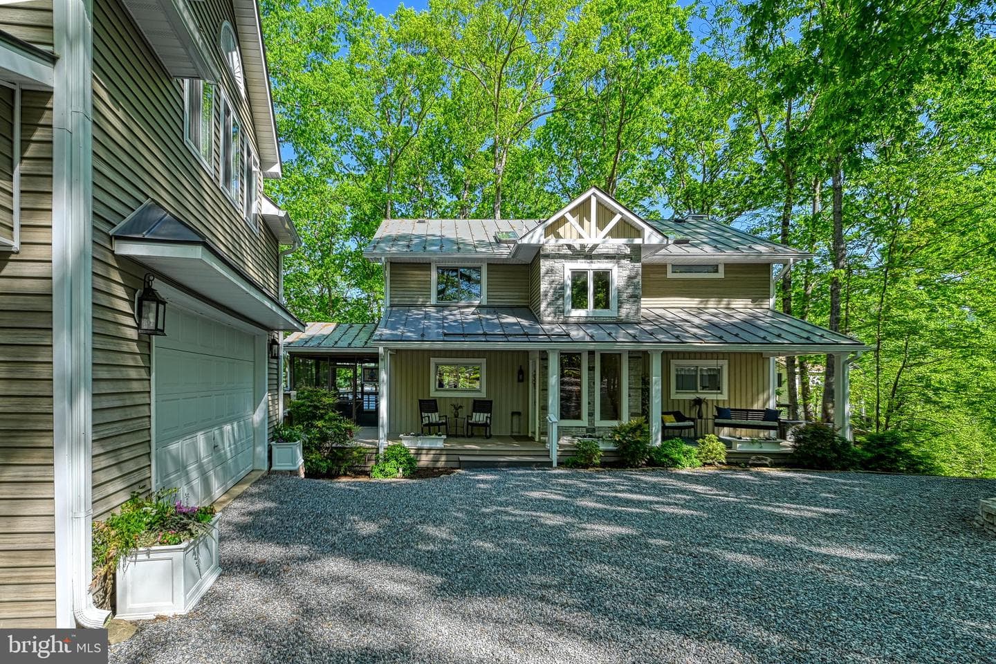 524 Douglas Road photo 3