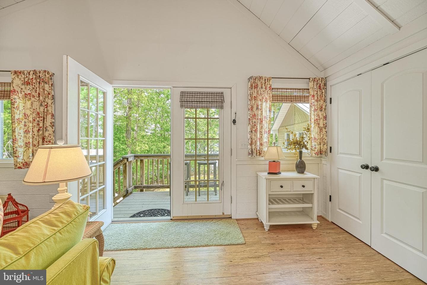 524 Douglas Road photo 37