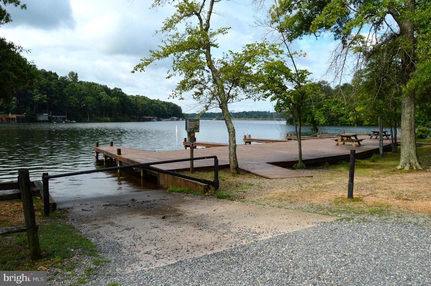 524 Douglas Road photo 68
