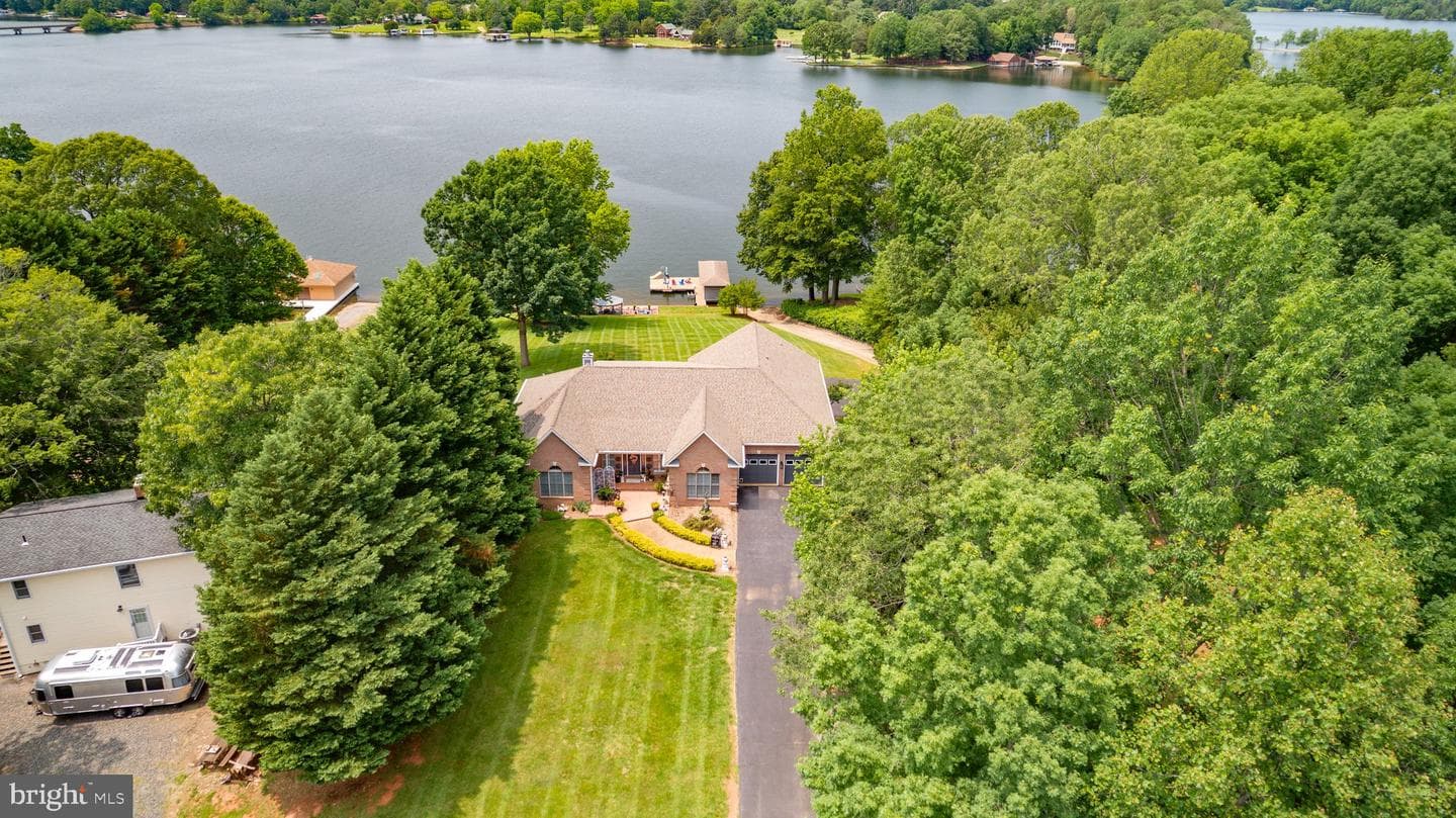 565 Busbees Point Road photo 2