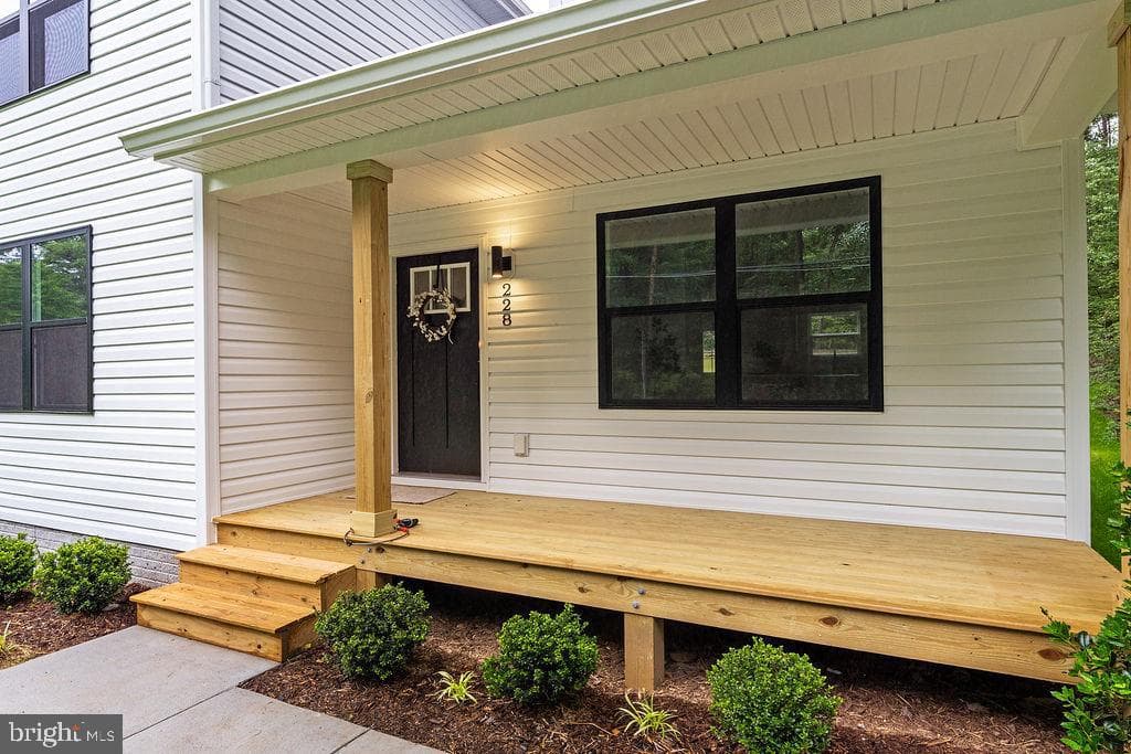 228 Poplar Drive photo 3