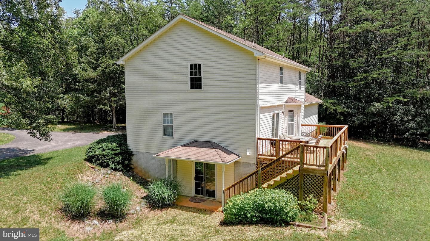 112 Pine Crest Lane photo 3