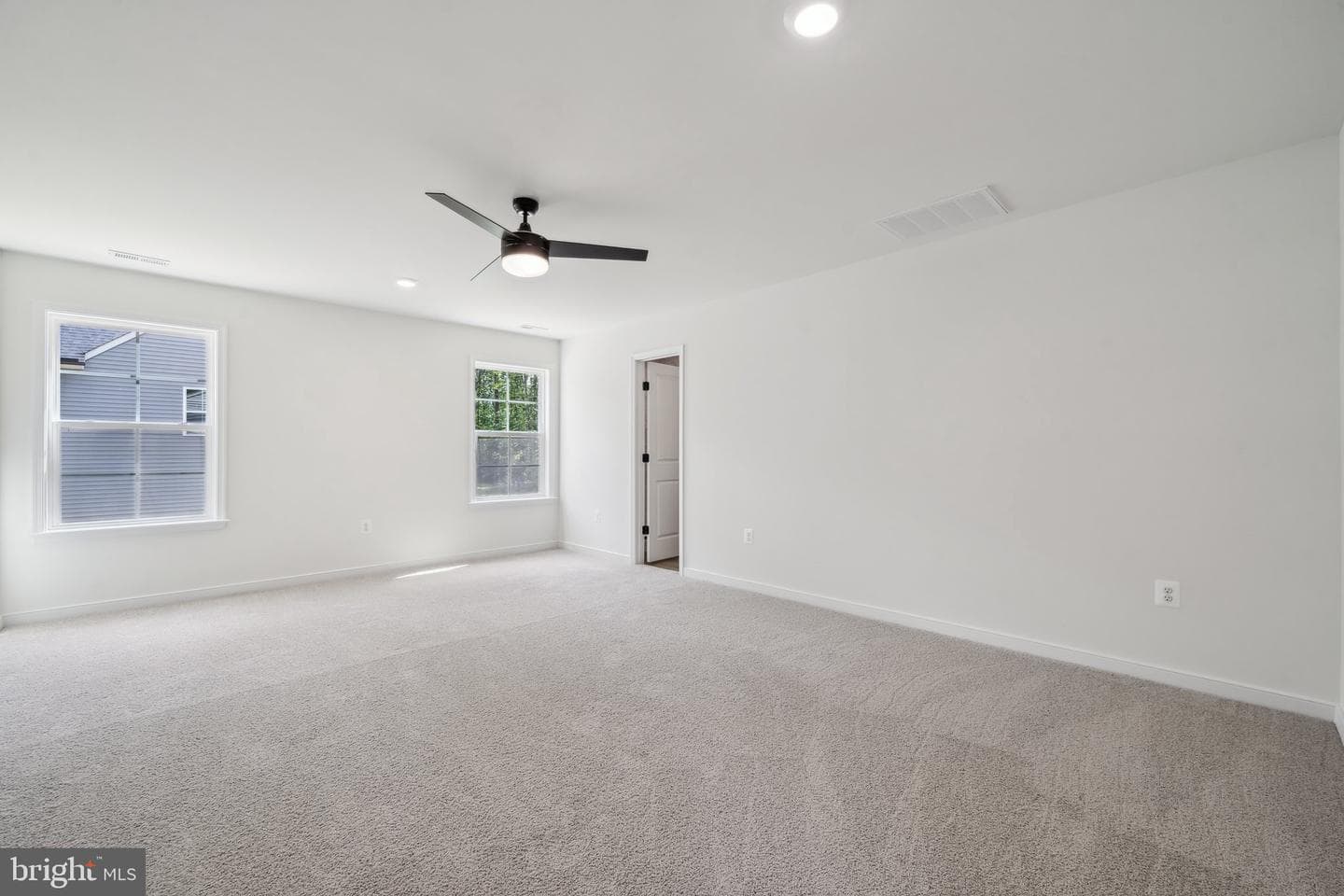 405 Richmond Avenue photo 16
