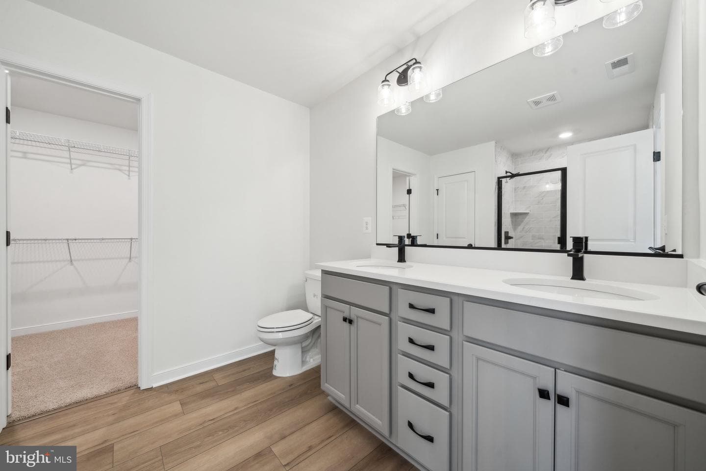 405 Richmond Avenue photo 18