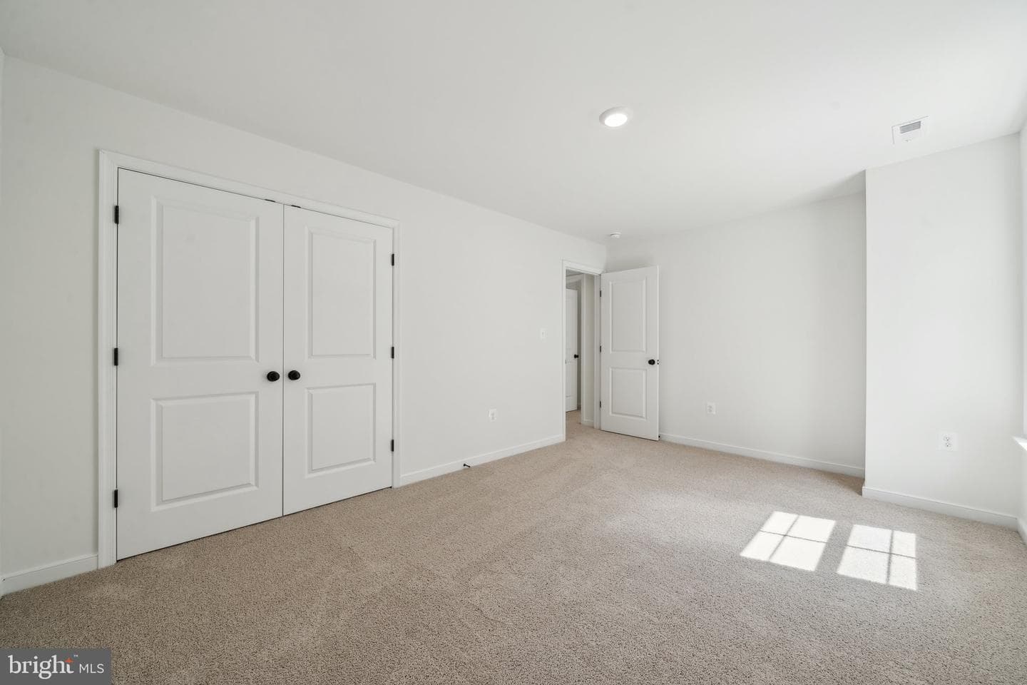 405 Richmond Avenue photo 26