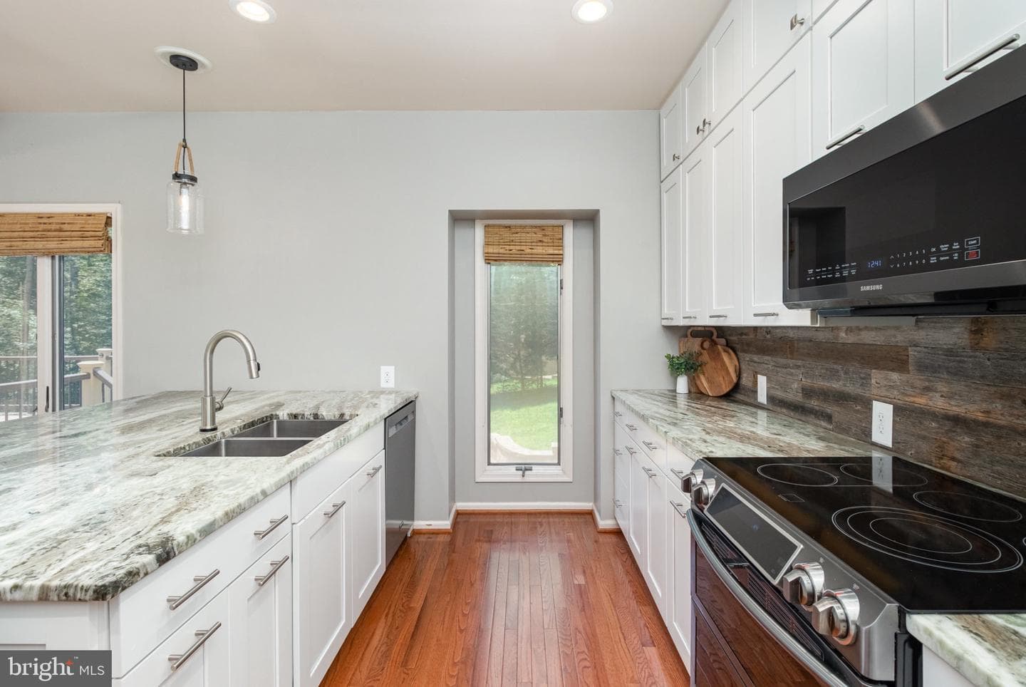 282 Lakeway Road photo 13