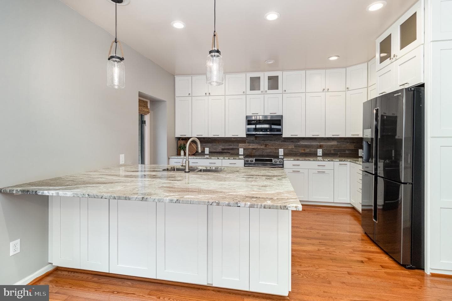 282 Lakeway Road photo 15